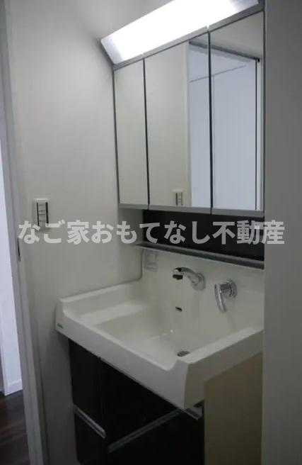 洗面設備　※写真は別号室