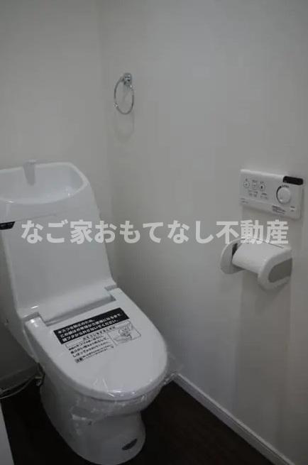 トイレ　※写真は別号室