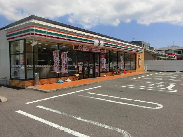 コンビニ　セブンイレブン薬師堂店（コンビニ）まで200m
