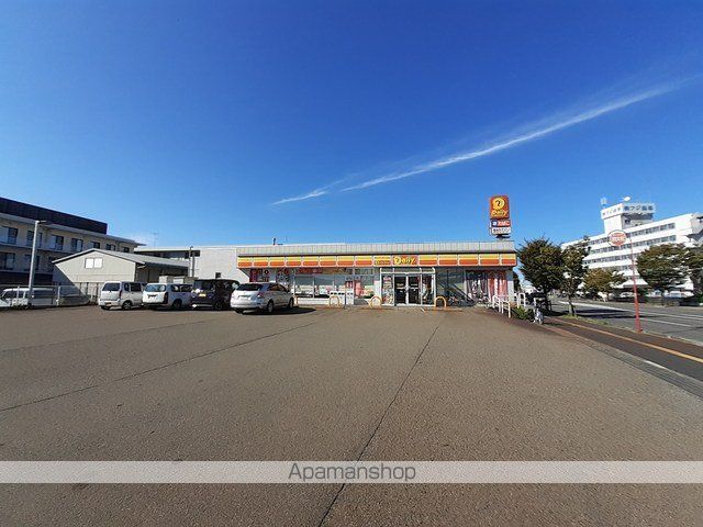 コンビニ　デイリーヤマザキ美咲町店（コンビニ）まで700m