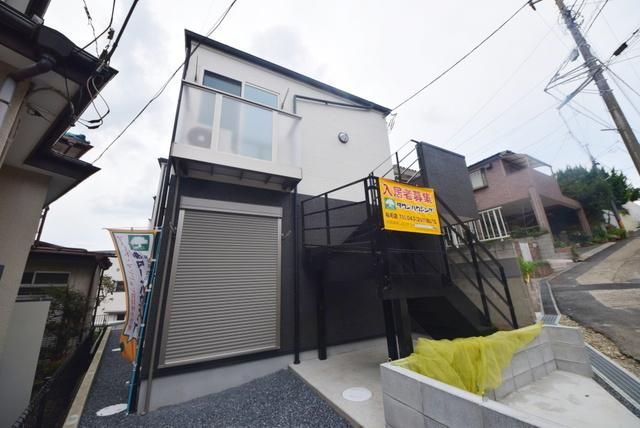 建物外観　閑静な住宅街