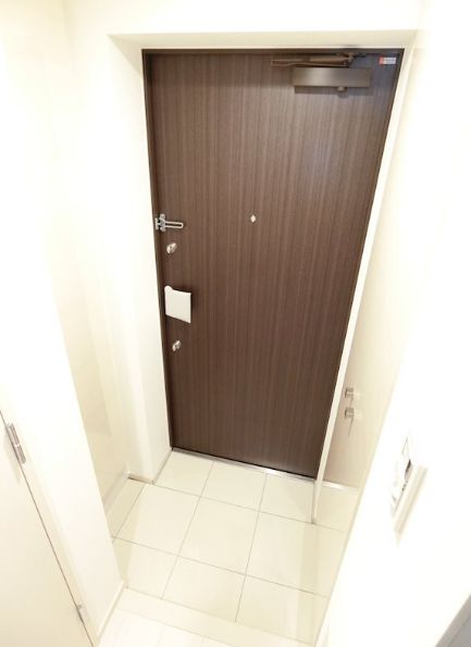 玄関　弊社は都内全域の物件をご紹介可能です！
