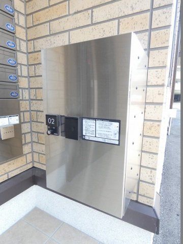 エントランス　宅配BOX付です。