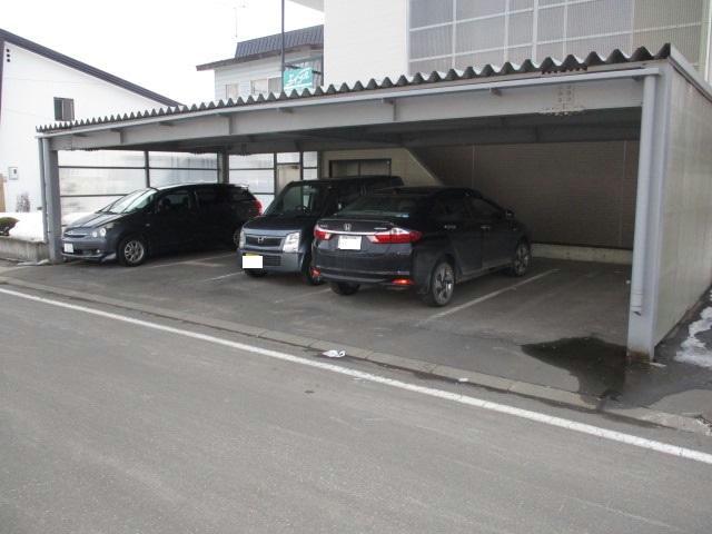 駐車場　駐車場