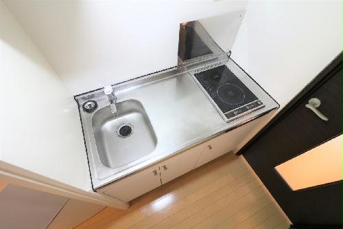 キッチン　ワイドキッチン2口コンロ（手前のみIＨ専用）お掃除が楽チン