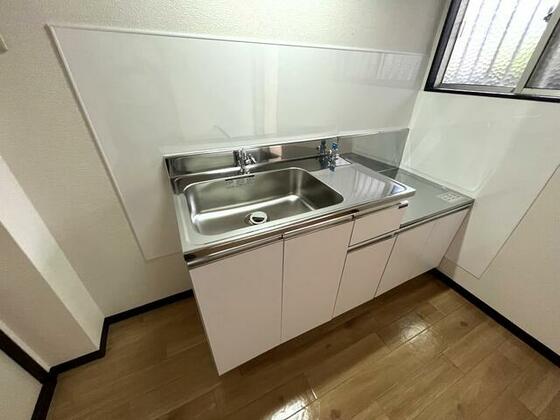 キッチン　※別部屋参考写真