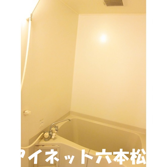 バス・シャワールーム　1日の疲れを癒しましょう。