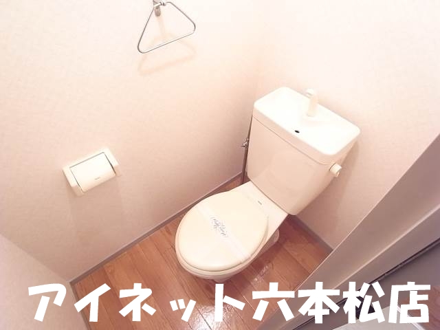 トイレ　落ち着く雰囲気のお手洗いです