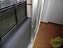 バルコニー　目の前建物ありますが日は差し込み明るいです