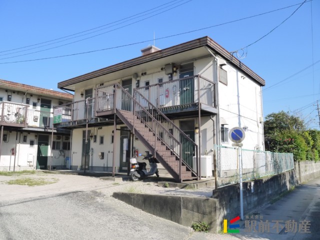 建物外観　2階建ての物件です