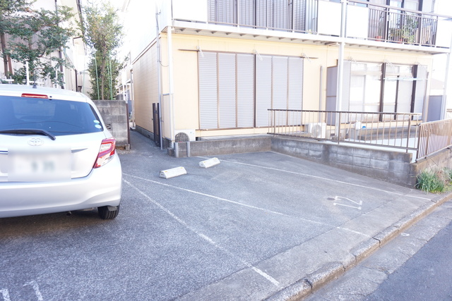 駐車場　敷地外ですが近隣に駐車場あります！空き確認してください。