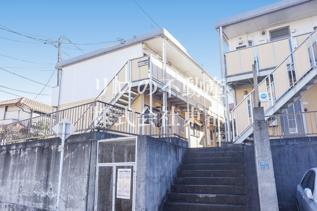 建物外観　京王井の頭線「三鷹台駅」より徒歩８分の物件です！