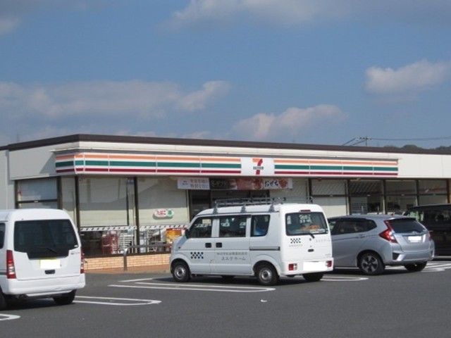 コンビニ　セブン-イレブン倉敷玉島八島店（コンビニ）まで120m