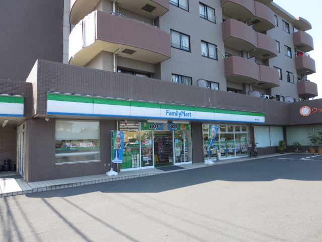 ドラックストア　ファミリーマート（ドラッグストア）まで690m