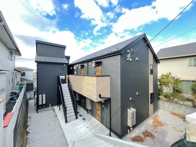 建物外観　閑静な住宅地でゆったりライフスタイルを満喫してください♪