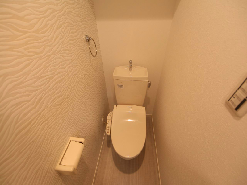 トイレ　温水洗浄暖房便座付トイレ