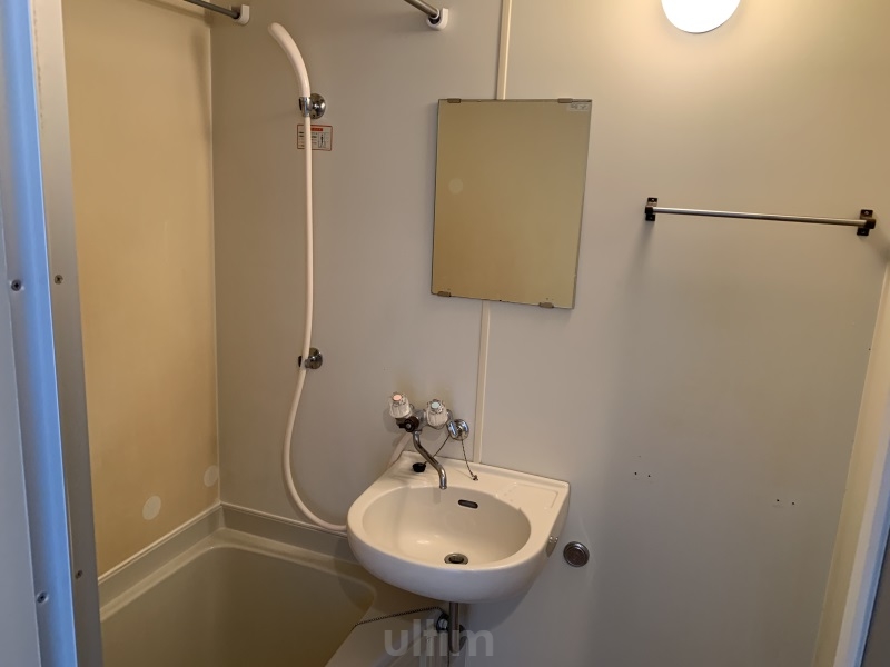 洗面設備　※他の部屋の写真です