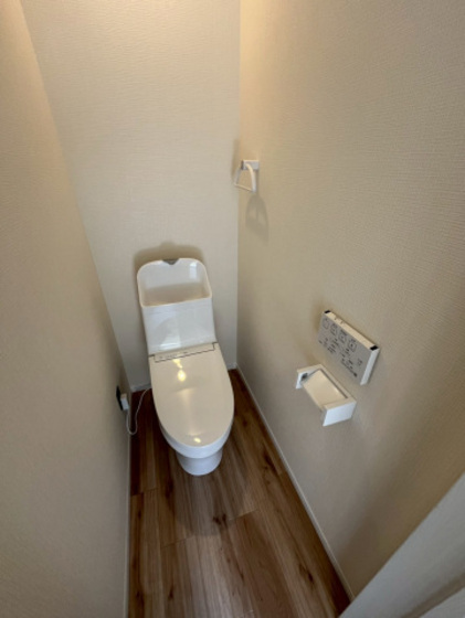 トイレ　※別の部屋の写真です。