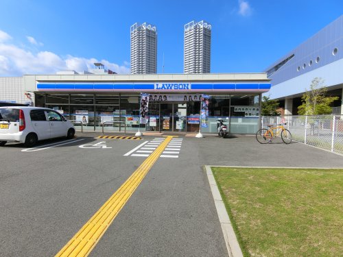 コンビニ　ローソン　泉大津旭町店（コンビニ）まで155m