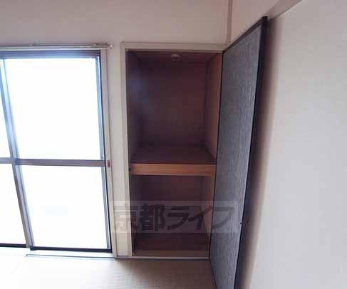 収納　段に別れていて使いやすい収納です。