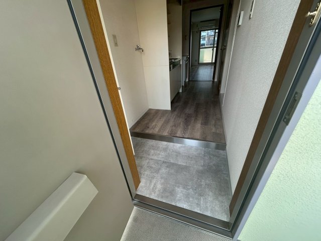 玄関　※別部屋写真