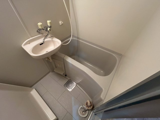バス・シャワールーム　※別部屋写真