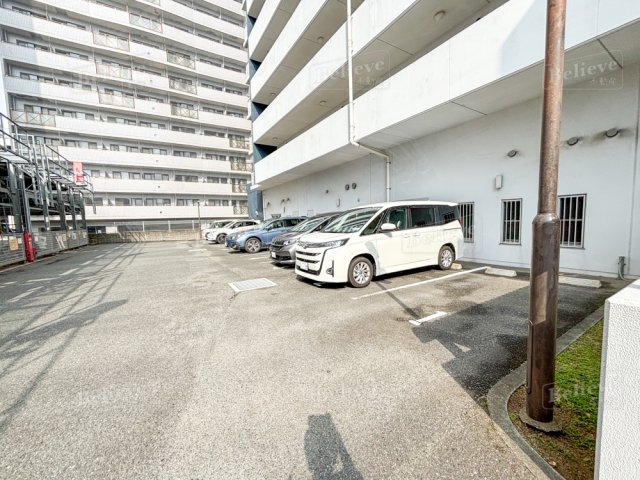 駐車場　駐車スペースもあります☆
