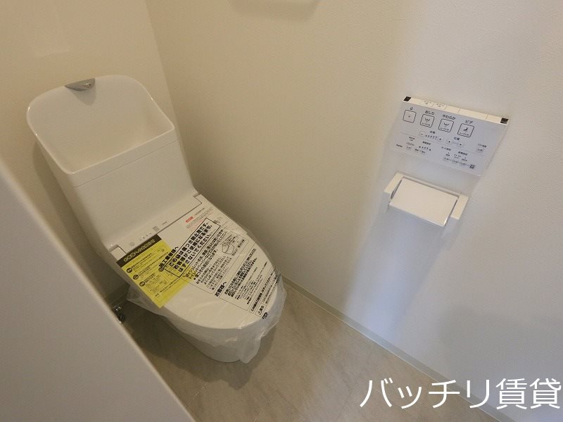 トイレ　新築、同シリーズタイプの為、現状優先になります。