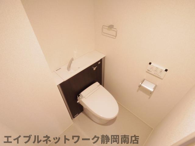 トイレ　トイレもきれいです