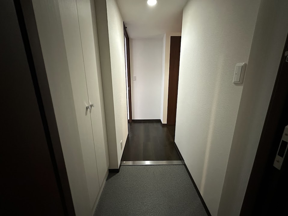 玄関　（同仕様写真）