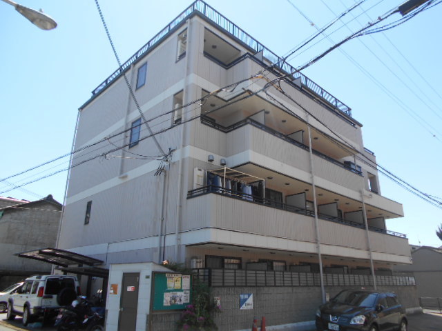 建物外観　周りは閑静な住宅地