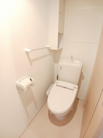 トイレ　清潔感のあるトイレです