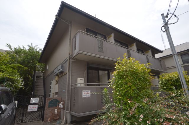 建物外観　敷地内に住居者専用のごみ置き場あります！