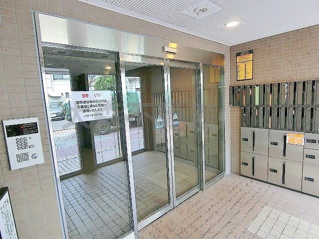 エントランス　エントランス　オートロック宅配BOXメールBOX