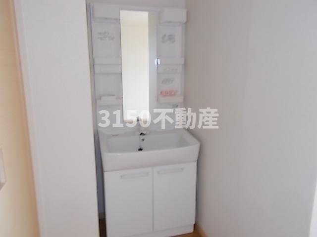 洗面設備　コンパクトで使いやすい洗面所