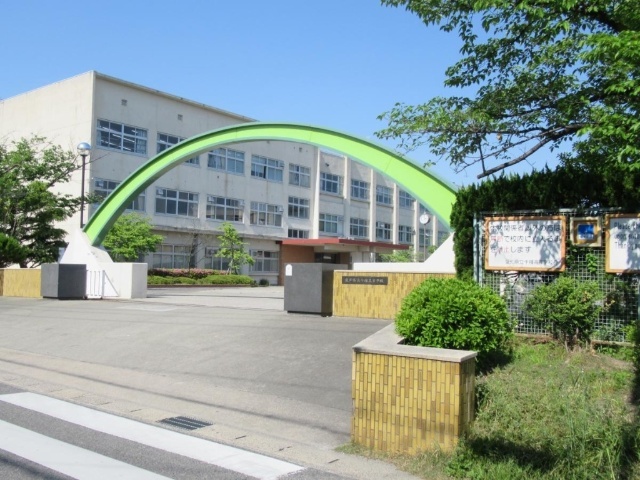 高校・高専　愛知県立千種高校（高校・高専）まで1464m