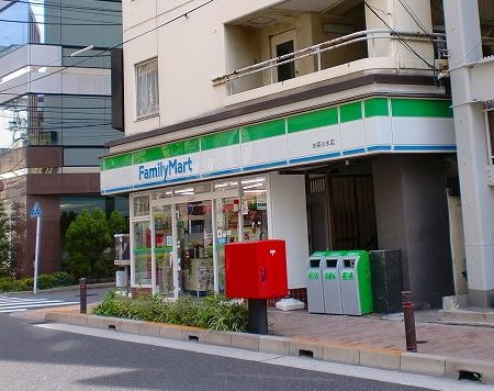 コンビニ　ファミリーマートお茶の水店（コンビニ）まで266m