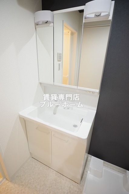 洗面設備　三面鏡！シャンプードレッサー！