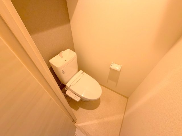 トイレ　綺麗なトイレにはウォシュレット標準装備です。