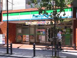 コンビニ　ファミリーマート 千代田富士見二丁目店（コンビニ）まで172m