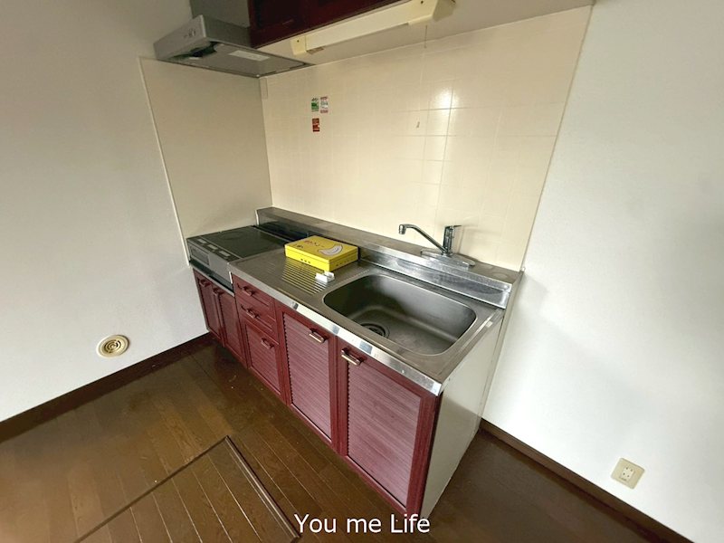 キッチン　別部屋参考写真となります。