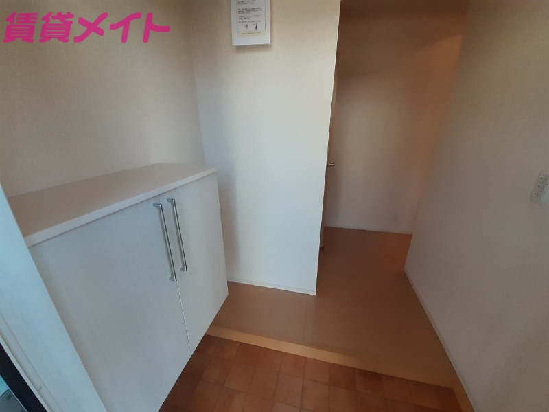 玄関　別部屋反転画像参考