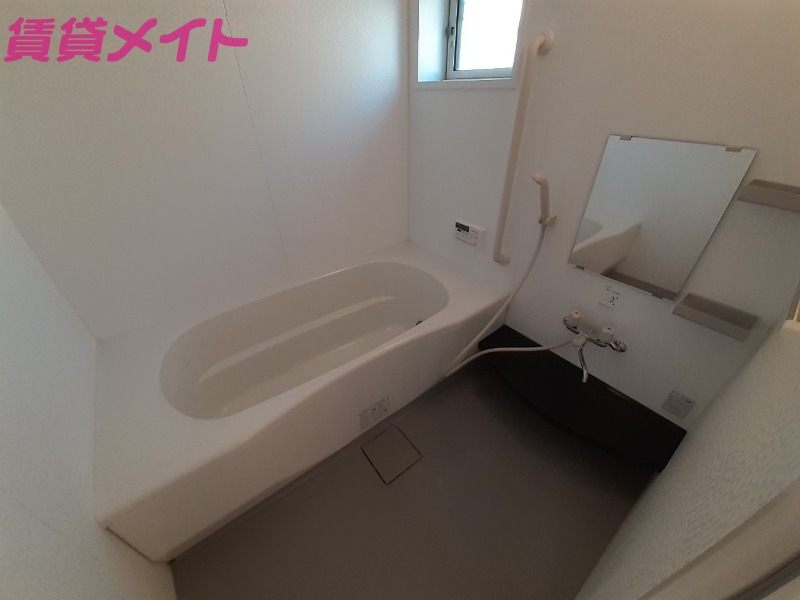 バス・シャワールーム　別部屋反転画像参考