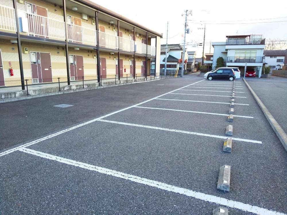 駐車場　駐車場