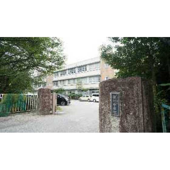 中学校　四日市市立笹川中学校（中学校）まで1115m