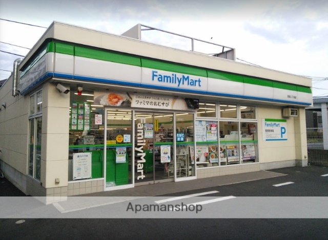 コンビニ　ファミリーマート（コンビニ）まで100m
