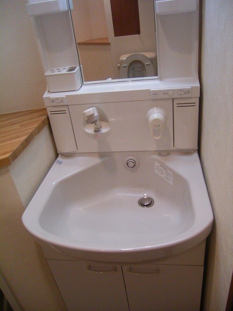 洗面設備　弊社は都内全域の物件をご紹介可能です！