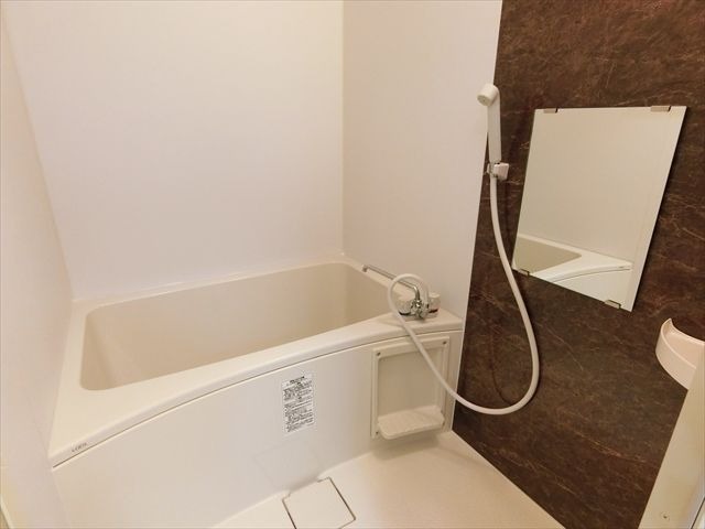バス・シャワールーム　一日の疲れを癒しましょう。