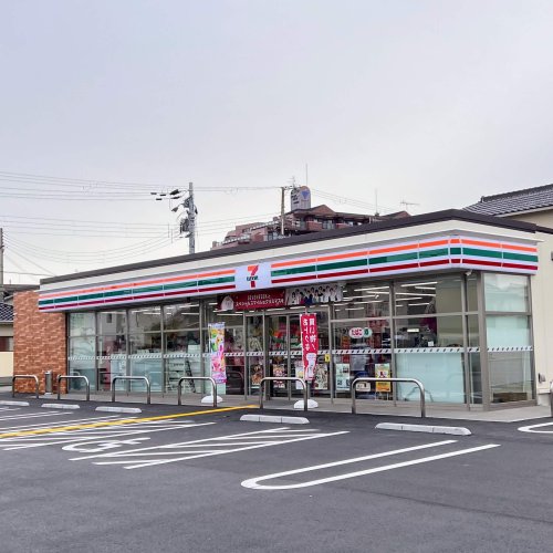 コンビニ　セブンイレブン 明石土山北店（コンビニ）まで880m