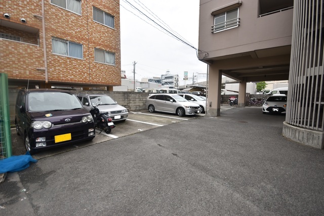 駐車場　駐車場